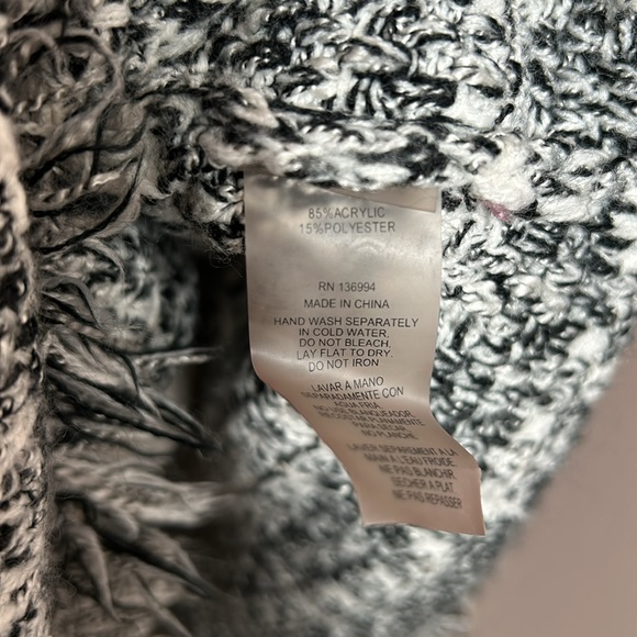 Sioni A- Line Skirt Knit Fringe Hem Black and White Stretchy size small - Picture 8 of 8